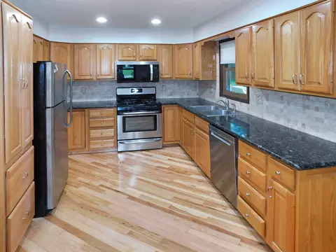 10282 Ray Dr, Roscoe, IL 61073 photo 11