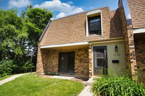 2138 Country Club Dr #24-5H, Woodridge, IL 60517