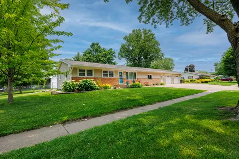 2002 Arrowhead Dr, Bloomington, IL 61704 photo 46