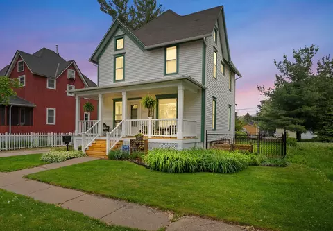 216 S Genoa St, Genoa, IL 60135