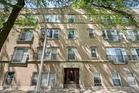2554 W Rosemont Ave #3, Chicago, IL 60659