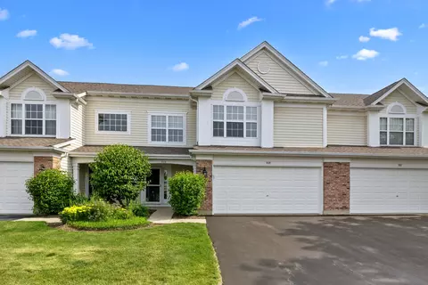 905 Huntington Dr, Elk Grove Village, IL 60007