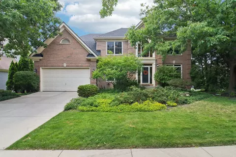 1560 Fairway Cir, Geneva, IL 60134