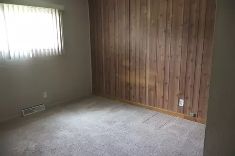 Bedroom - 15153 Harding Ave, Midlothian, IL 60445 photo 1 of 3