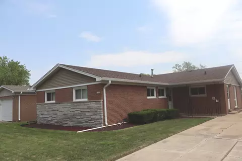 15153 Harding Ave, Midlothian, IL 60445