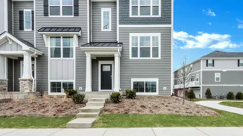 2162 Glacier St, Mundelein, IL 60060