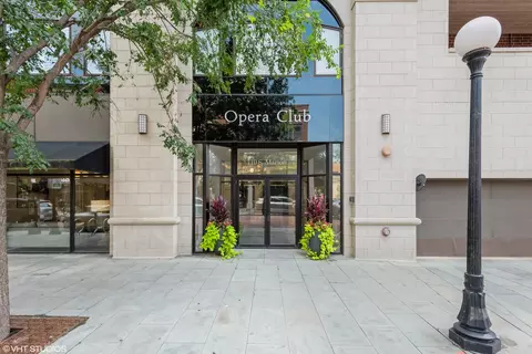 110 S Marion St #304, Oak Park, IL 60302