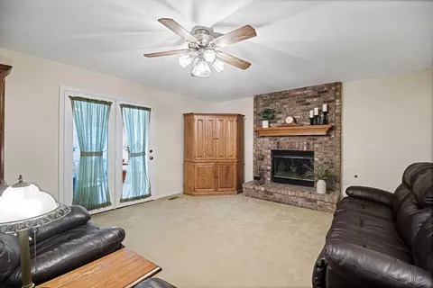 145 Barnes Rd, Elgin, IL 60124 photo 21