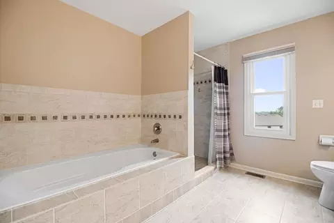 145 Barnes Rd, Elgin, IL 60124 photo 17