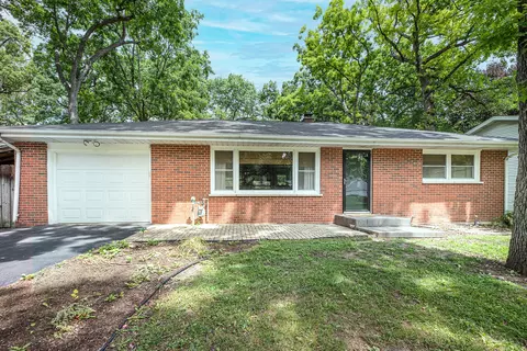 308 Dunbar Rd, Mundelein, IL 60060