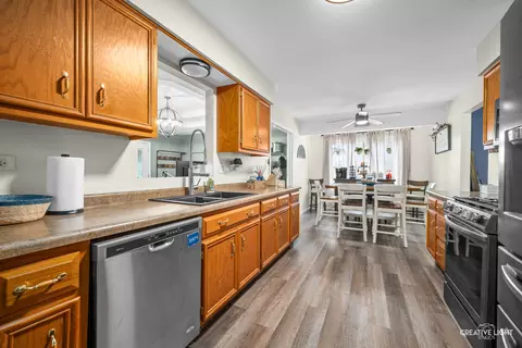Kitchen - 3000 Art Schultz Dr, Plainfield, IL 60586 photo 1 of 2