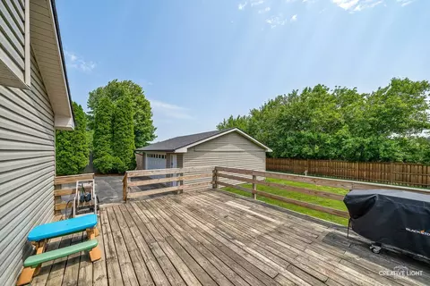 Exterior - 3000 Art Schultz Dr, Plainfield, IL 60586 photo 2 of 4