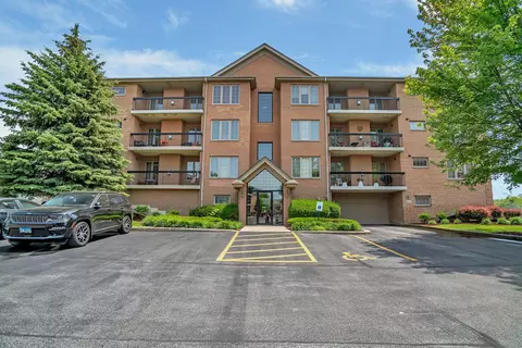 6743 S Pointe Dr #1C, Tinley Park, IL 60477