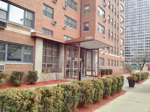 2909 N Sheridan Rd #1408, Chicago, IL 60657