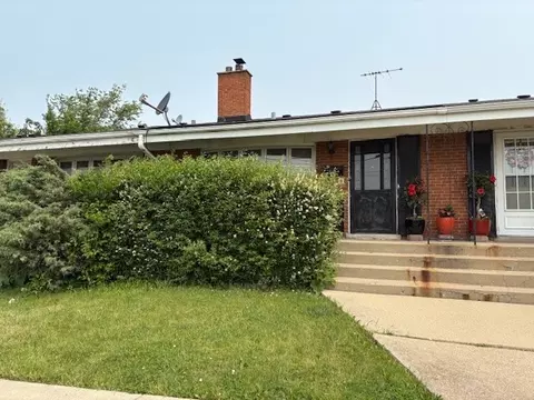 8801 Robin Dr #C, Des Plaines, IL 60016