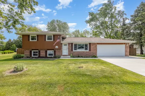 1910 Heather Ln, Joliet, IL 60431