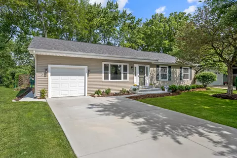 420 Harbor Ter, Bartlett, IL 60103 photo 2