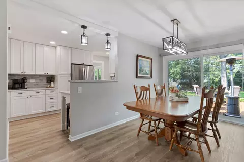 420 Harbor Ter, Bartlett, IL 60103 photo 5