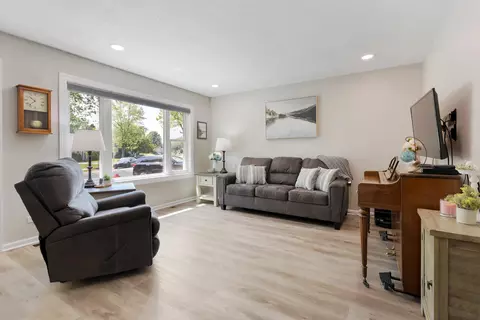 420 Harbor Ter, Bartlett, IL 60103 photo 4