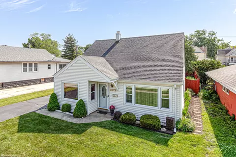 9619 S 53rd Ave, Oak Lawn, IL 60453