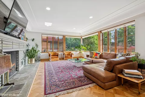 Living - 9333 S Oakley Ave, Chicago, IL 60643 photo 1 of 4