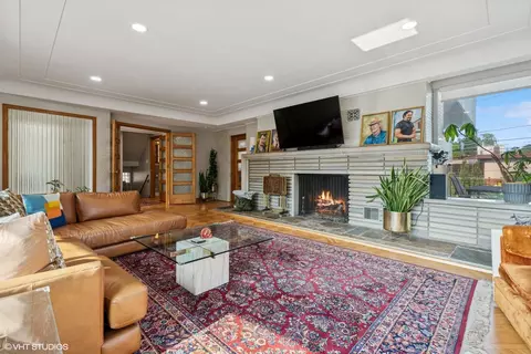 Living - 9333 S Oakley Ave, Chicago, IL 60643 photo 2 of 4