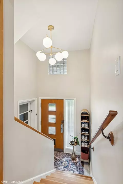 Entry Way - 9333 S Oakley Ave, Chicago, IL 60643 photo 2 of 4