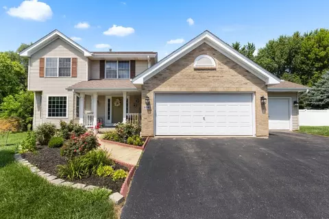 6542 Abington Dr, Rockford, IL 61109