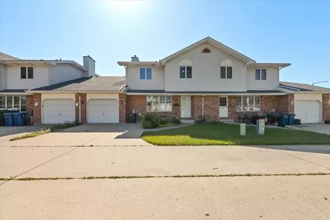 1401 N Rock Run Dr #F, Crest Hill, IL 60403