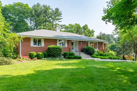 366 W Cartwright Ln, Oregon, IL 61061