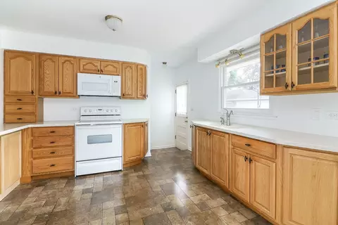 Kitchen - 223 S Hickory Ave, Bartlett, IL 60103 photo 1 of 3