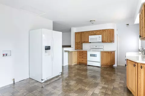 Kitchen - 223 S Hickory Ave, Bartlett, IL 60103 photo 2 of 3