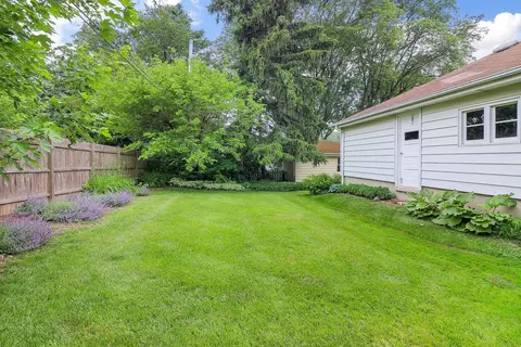 Exterior - 223 S Hickory Ave, Bartlett, IL 60103 photo 5 of 6