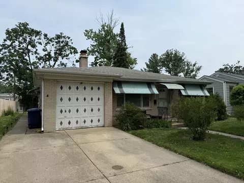 Exterior - 616 E Prairie Ave, Des Plaines, IL 60016 photo 2 of 6