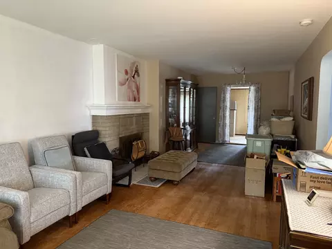 Living - 616 E Prairie Ave, Des Plaines, IL 60016 photo 1 of 1