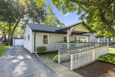 1207 S Sumner St, Wheaton, IL 60189