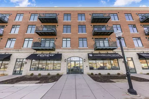 160 S River St #204, Aurora, IL 60506