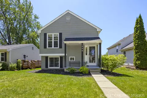 1006 Britta Ln, Geneva, IL 60134