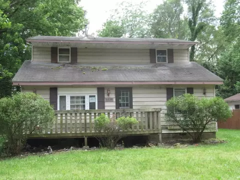 2238 Oakwood Ave, Danville, IL 61832