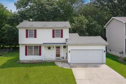 6 Edgewood Ct, Bloomington, IL 61701