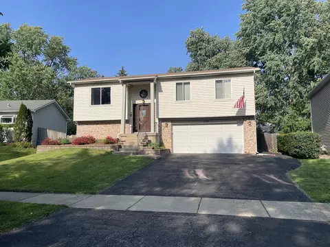 156 Thackeray Dr, Bolingbrook, IL 60440
