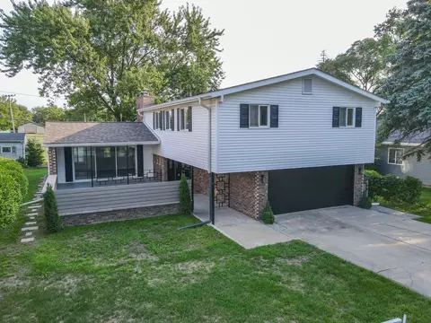 312 Garfield Ave, Peotone, IL 60468