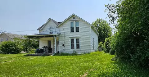 527 E Wall St, Morrison, IL 61270