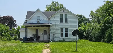 527 E Wall St, Morrison, IL 61270 photo 2