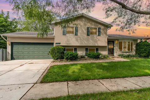 3319 Cathy Dr, Joliet, IL 60431