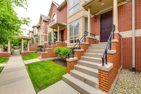 42 Legacy Ln, Wheeling, IL 60090