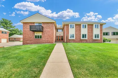 Exterior - 8 Fields E #8, Champaign, IL 61822 photo 2 of 4