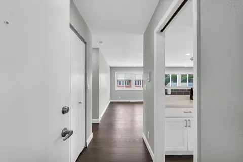 Entry Way - 8 Fields E #8, Champaign, IL 61822 photo 2 of 4