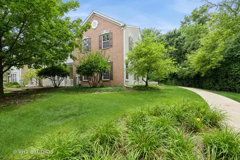 378 S Litchfield Dr, Round Lake, IL 60073