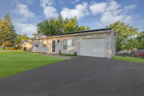 114 Ridge Cir, Streamwood, IL 60107